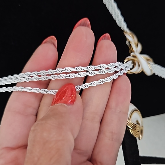 Vintage Crown Trifari Necklace/Earrings Set - Picture 4 of 9